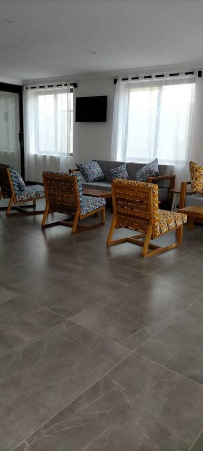 Hotel Marbella Lome Bagian luar foto