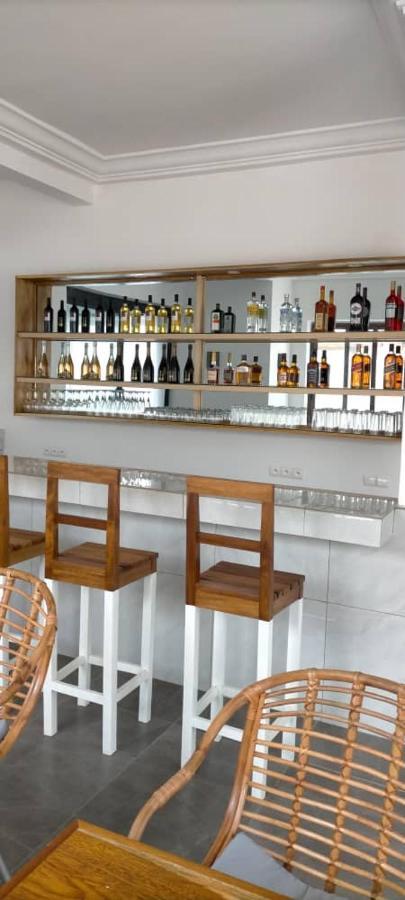 Hotel Marbella Lome Bagian luar foto