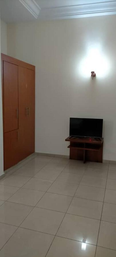Hotel Marbella Lome Bagian luar foto